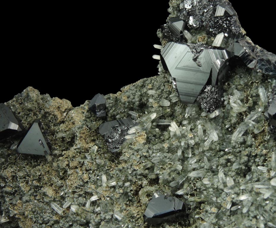 Sphalerite, Quartz, Johannsenite from Deveti Septemvri Mine, Mogilata ore body, Madan District, Rhodope Mountains, Bulgaria