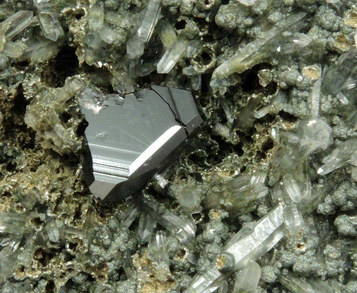 Sphalerite, Quartz, Johannsenite from Deveti Septemvri Mine, Mogilata ore body, Madan District, Rhodope Mountains, Bulgaria