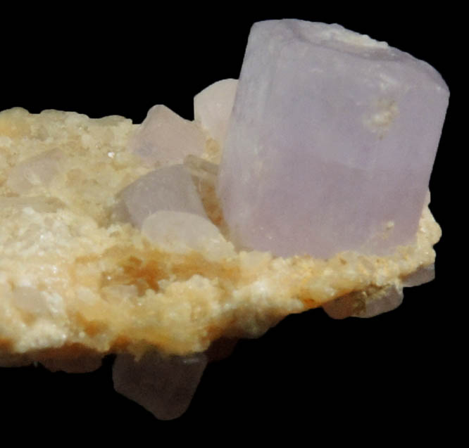 Fluorapatite on Muscovite-Cookeite from Darra-i-Pech, Kunar Province, Afghanistan