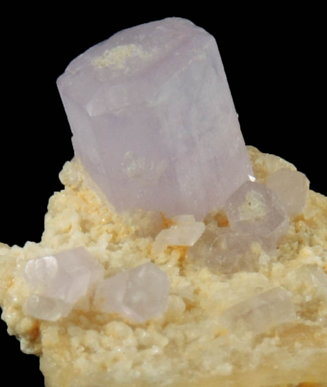 Fluorapatite on Muscovite-Cookeite from Darra-i-Pech, Kunar Province, Afghanistan