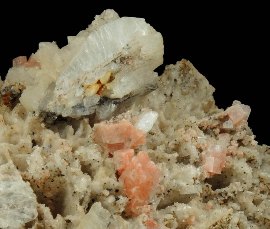 Chabazite and Heulandite on Quartz pseudomorphs after Anhydrite from Upper New Street Quarry, Paterson, Passaic County, New Jersey