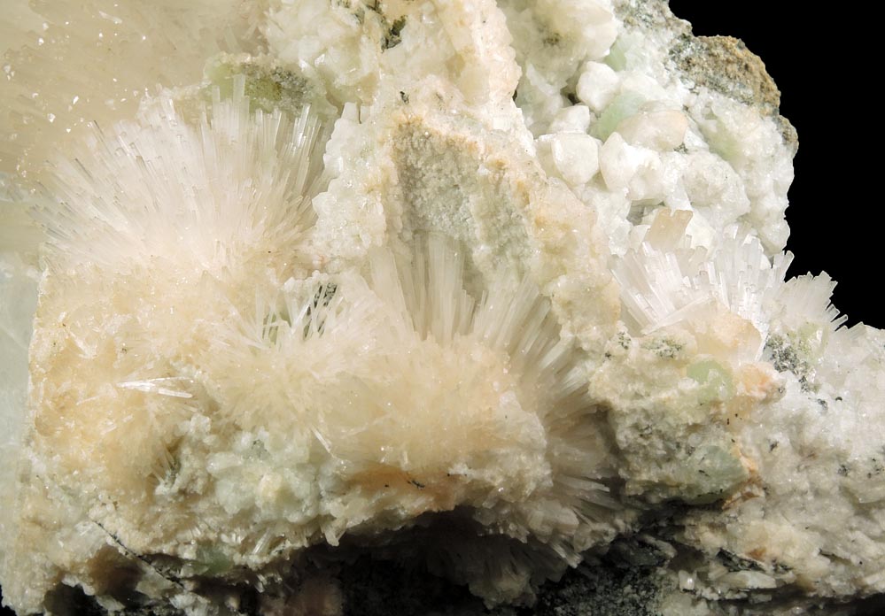 Natrolite, Prehnite, Analcime, Calcite, Apophyllite from Prospect Park Quarry, Prospect Park, Passaic County, New Jersey