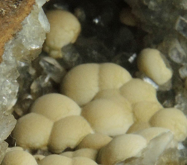 Mesolite over Heulandite from Hvaleyri, 24 km NNE of Reykjavk, Hvalfjrur, Iceland