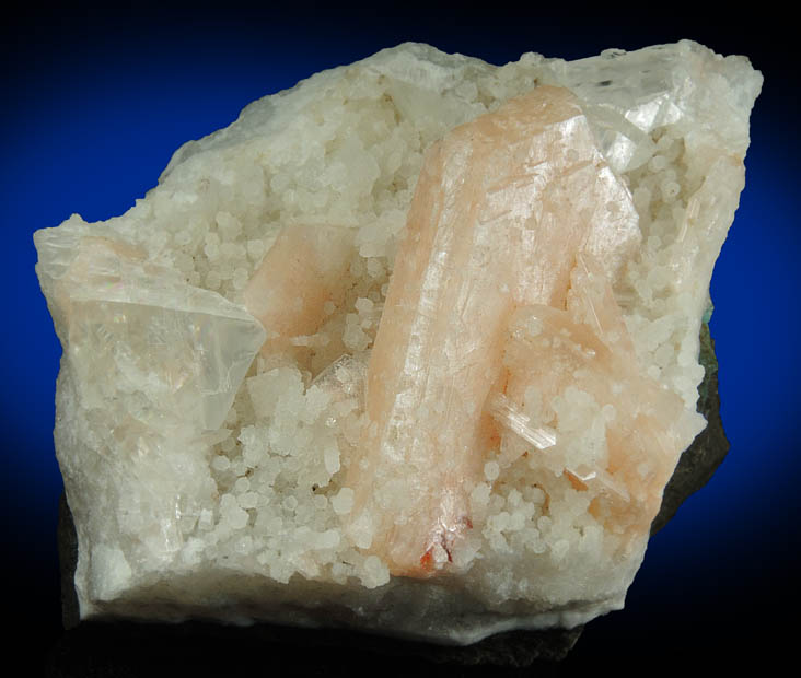 Stilbite, Apophyllite, Calcite, Quartz from Nashik District, Maharashtra, India