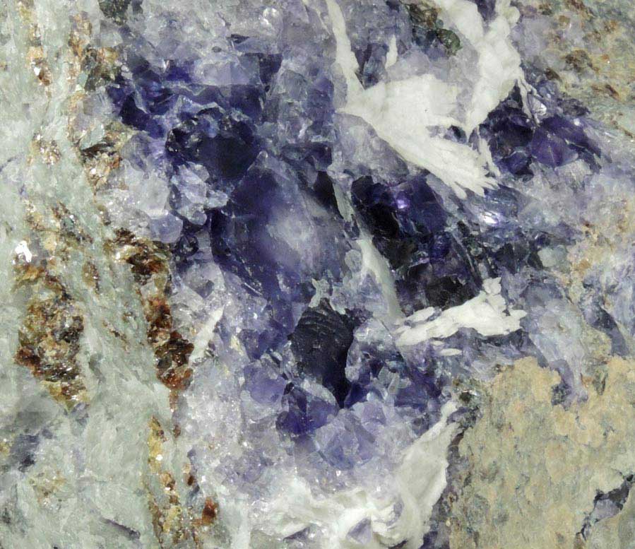 Fluorite with Barite and minor Sphalerite in marble from Lime Crest Quarry (Limecrest), Sussex Mills, 4.5 km northwest of Sparta, Sussex County, New Jersey