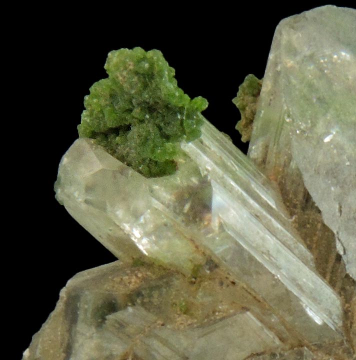 Cerussite (trilling) with Duftite and Malachite from Tsumeb Mine, 3rd Oxide Zone, Otavi-Bergland District, Oshikoto, Namibia (Type Locality for Duftite)