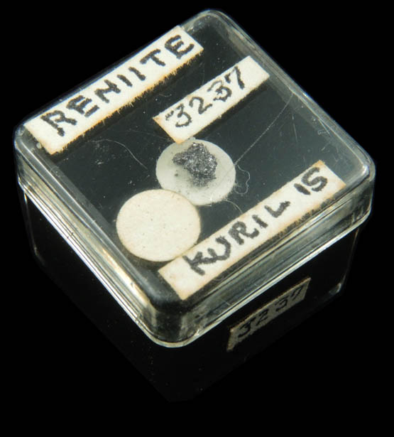 Rheniite from Kudriavy Volcano, Iturup Island, 178 km northeast of Hokkaido, Kuril Island Archipelago, Sakhalinskaya Oblast', Russia