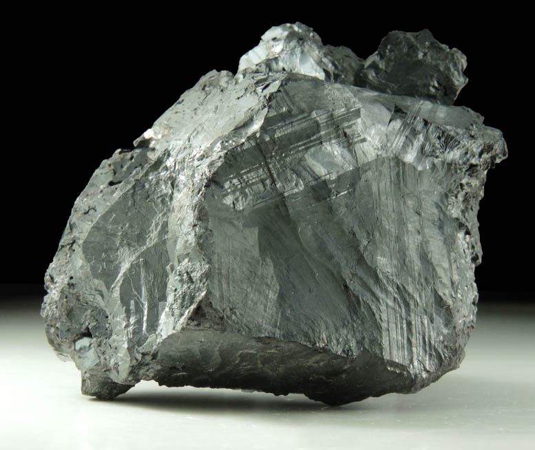 Sphalerite (lamellar Spinel Law-twinned) from Tri-State Lead-Zinc Mining District, near Joplin, Jasper County, Missouri