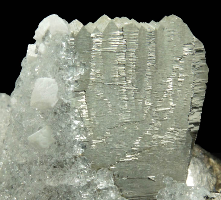 Fluorite and Calcite on Arsenopyrite from Yaogangxian Mine, Nanling Mountains, Hunan, China