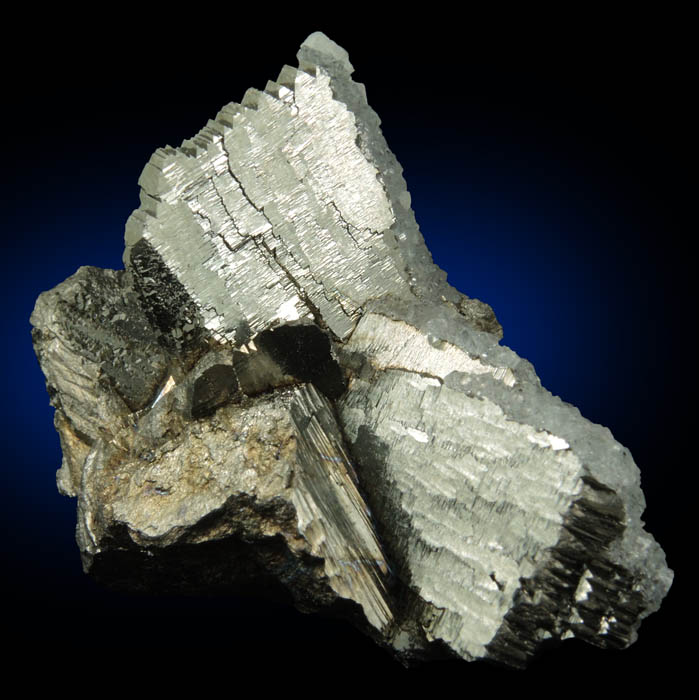 Fluorite and Calcite on Arsenopyrite from Yaogangxian Mine, Nanling Mountains, Hunan, China