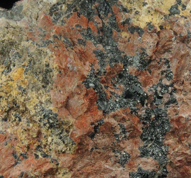Sussexite, Willemite, Franklinite, Diopside var. Schefferite from Franklin, Sussex County, New Jersey (Type Locality for Sussexite and Franklinite)