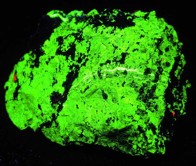 Sussexite, Willemite, Franklinite, Diopside var. Schefferite from Franklin, Sussex County, New Jersey (Type Locality for Sussexite and Franklinite)