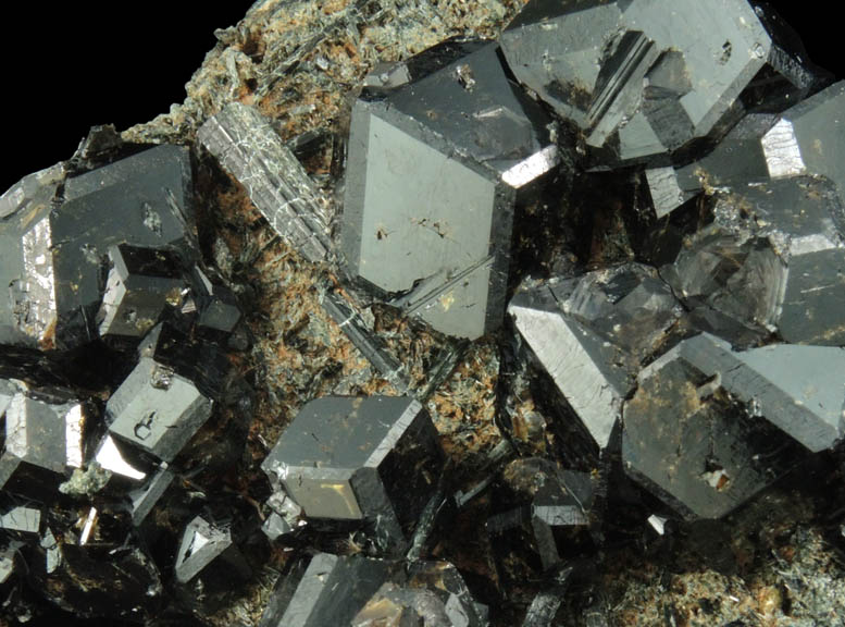 Andradite-Grossular Garnet on Epidote from Trantimou, Kayes Region, Mali