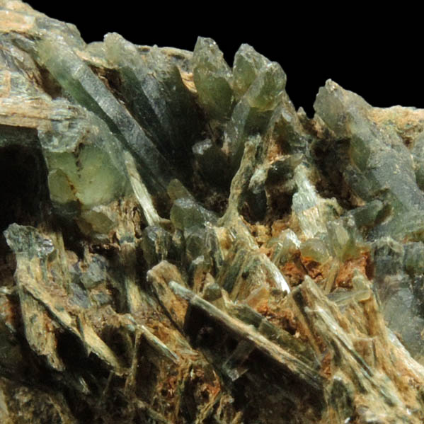 Quartz with Hedenbergite-Actinolite-Crossite inclusions from Mega Xhorio, Seriphos Island, Greece