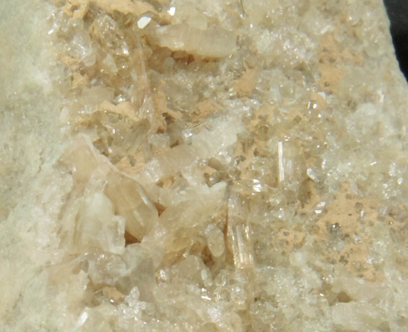 Clinozoisite from Fengtien Mine, Conc. W., 5 kilometers west of Fengtien village, Hualien, Taiwan