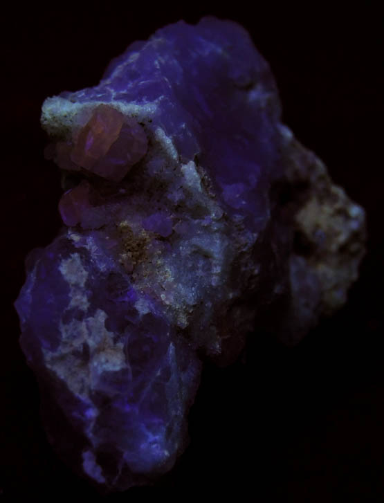 Fluorapatite on Quartz from Darra-i-Pech, Kunar Province, Afghanistan
