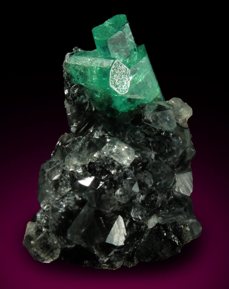 Beryl var. Emerald on Calcite from Polveros Mine, Vasquez-Yacop District, Boyac Department, Colombia