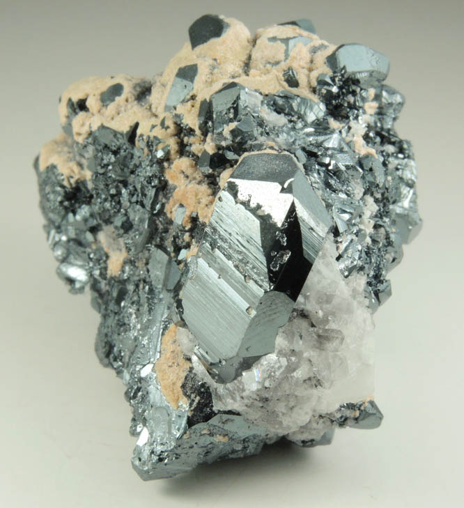 Hematite with Calcite and Lizardite from Wessels Mine, Kalahari Manganese Field, Northern Cape Province, South Africa