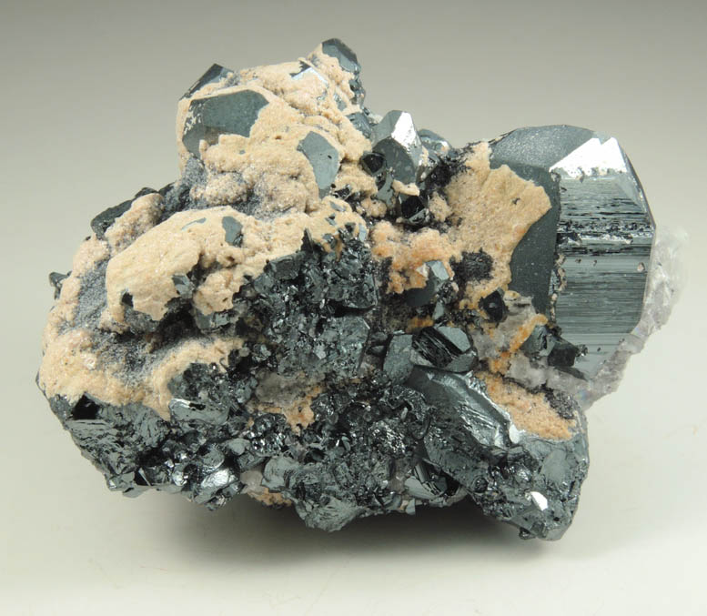 Hematite with Calcite and Lizardite from Wessels Mine, Kalahari Manganese Field, Northern Cape Province, South Africa