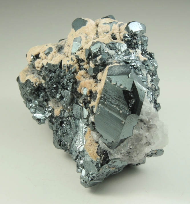 Hematite with Calcite and Lizardite from Wessels Mine, Kalahari Manganese Field, Northern Cape Province, South Africa