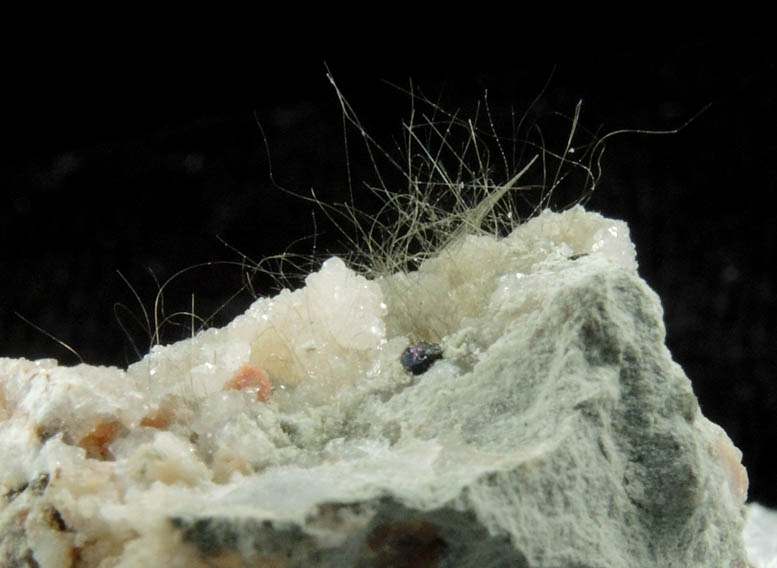 Millerite in Quartz Geode from US Route 27 road cut, Halls Gap, Lincoln County, Kentucky