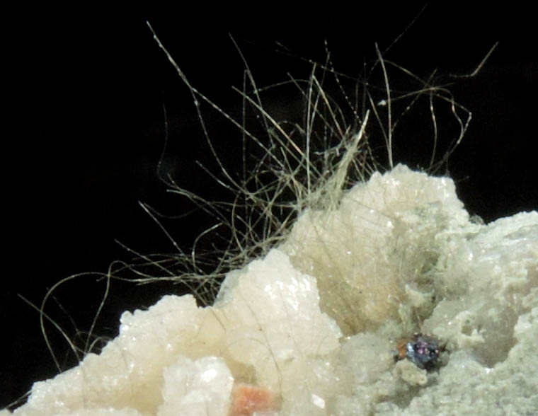 Millerite in Quartz Geode from US Route 27 road cut, Halls Gap, Lincoln County, Kentucky