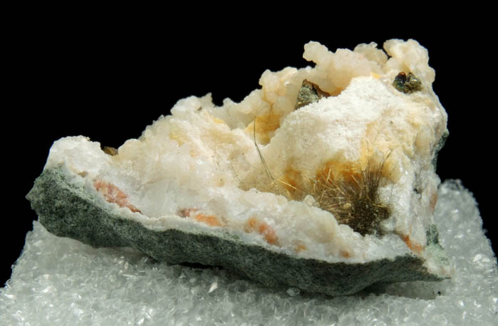 Millerite in Quartz Geode from US Route 27 road cut, Halls Gap, Lincoln County, Kentucky