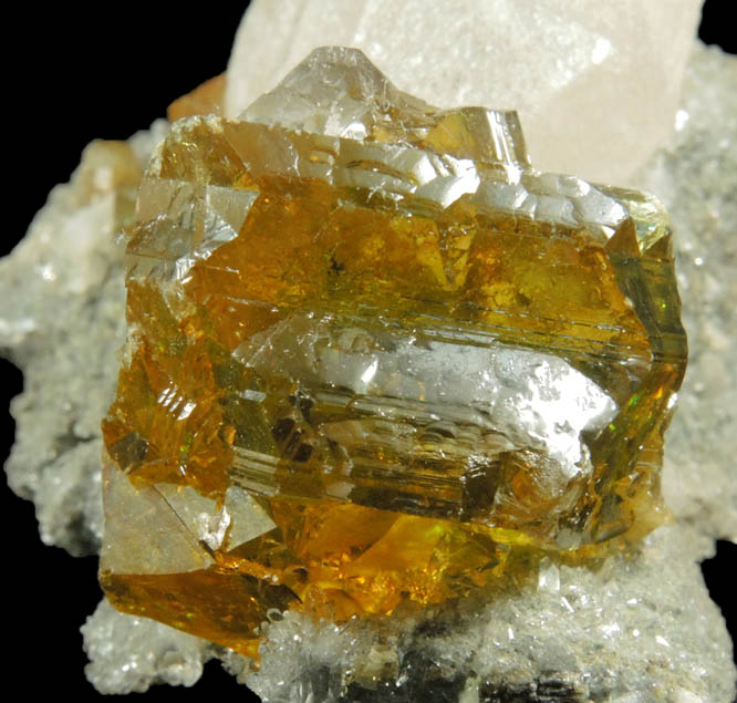 Sphalerite (Spinel Law twinned) with Calcite from Dzhezkazgan Mine, Karaganda Oblast', Kazakhstan