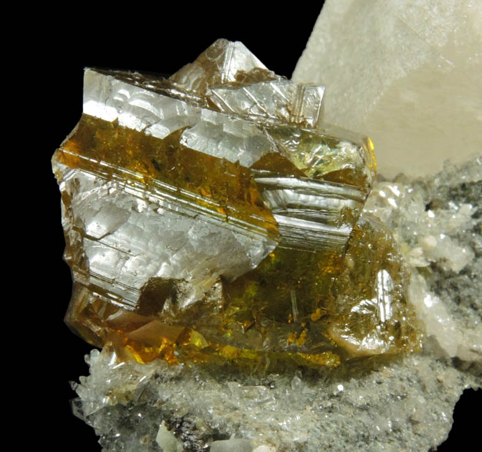 Sphalerite (Spinel Law twinned) with Calcite from Dzhezkazgan Mine, Karaganda Oblast', Kazakhstan