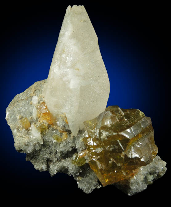 Sphalerite (Spinel Law twinned) with Calcite from Dzhezkazgan Mine, Karaganda Oblast', Kazakhstan