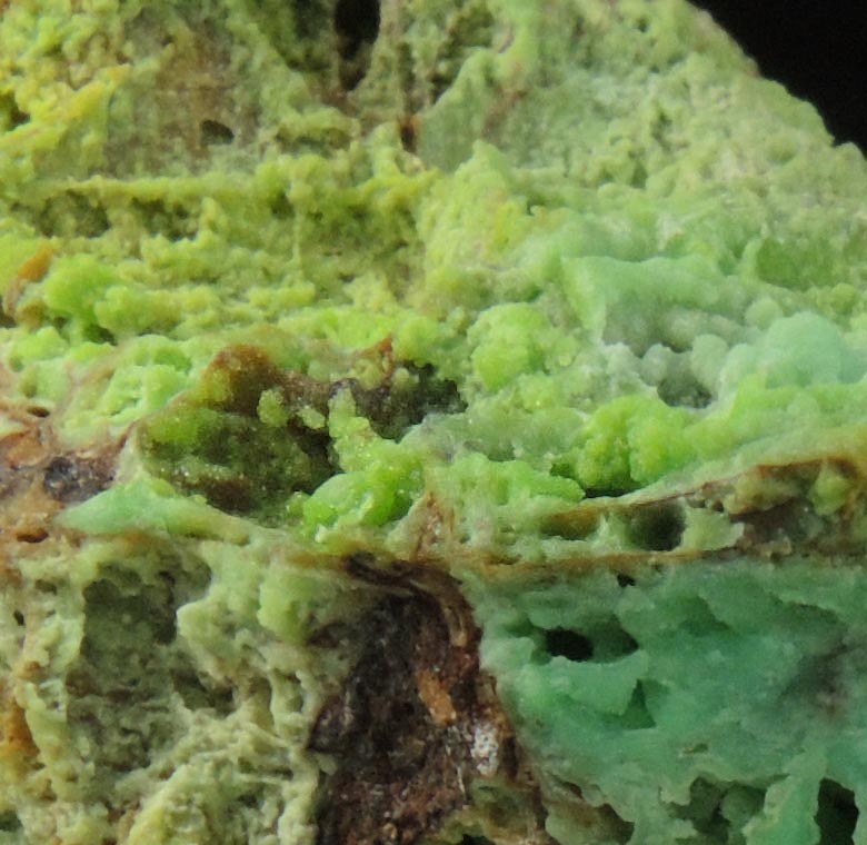 Phosphohedyphane and Chrysocolla over Cerussite from Cove Vein, Whytes Cleuch, Wanlockhead, Dumfriesshire, Scotland