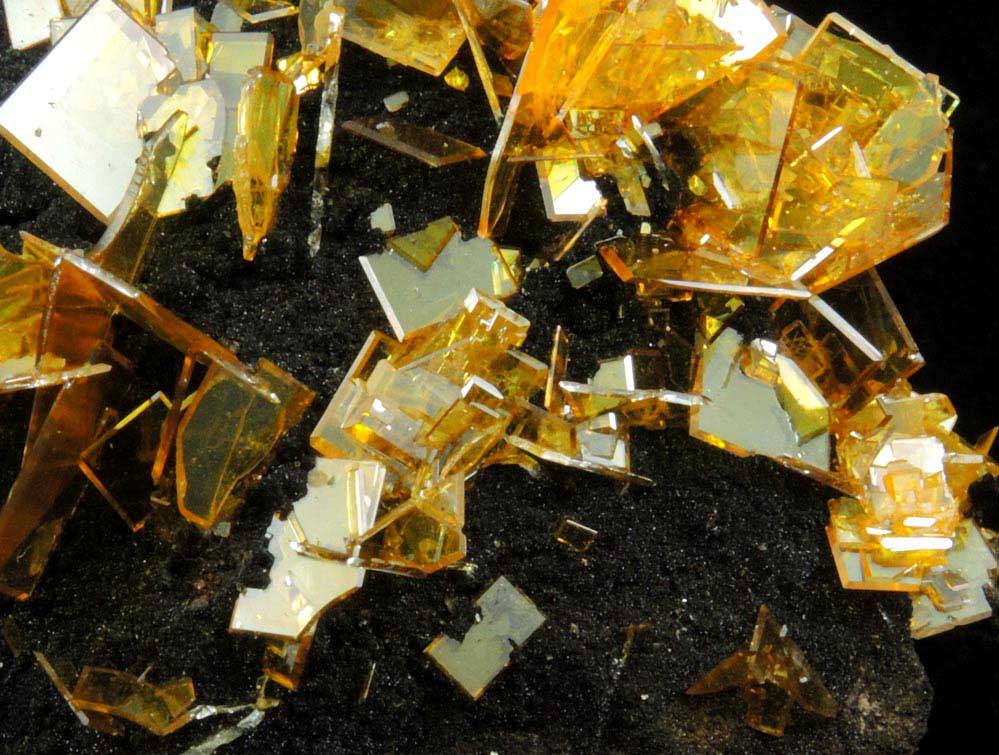 Wulfenite on Mottramite from 79 Mine, Banner District, near Hayden, Gila County, Arizona