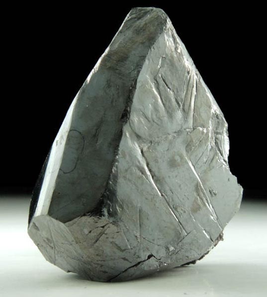 Rutile from Graves Mountain, 19.5 km east of Washington, Lincoln County, Georgia