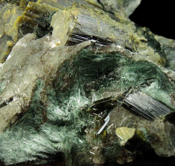 Epidote and Actinolite var. Byssolite in Calcite from Knappenwand, Untersulzbachtal, near Salzburg, Austria