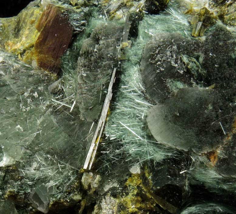 Epidote and Actinolite var. Byssolite in Calcite from Knappenwand, Untersulzbachtal, near Salzburg, Austria