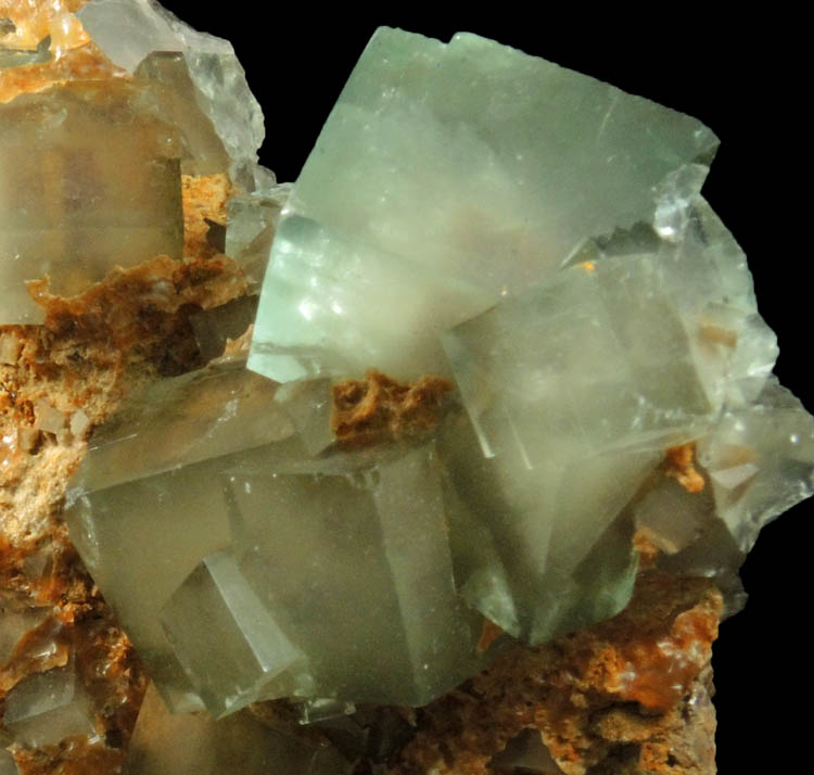 Fluorite with minor Calcite from Huangshaping Mine, Chenzhou, Hunan, China