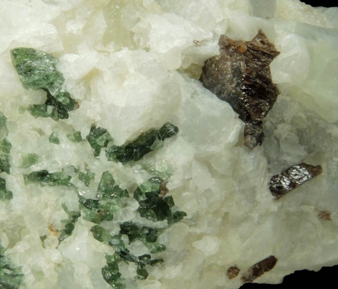 Diopside and Titanite in Albite from Rose Road locality, Pitcairn, St. Lawrence County, New York