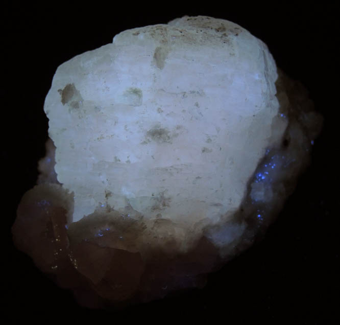 Photo below under longwave ultraviolet illumination of Witherite from Minerva #1 Mine, Cave-in-Rock District, Hardin County, Illinois Witherite from Minerva #1 Mine, Cave-in-Rock District, Hardin County, Illinois