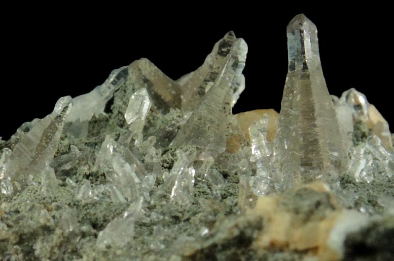 Quartz var. Tessin habit scepter with Magnesite from Becker Quarry, West Willington, Tolland County, Connecticut