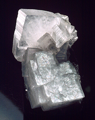 Hydroxyapophyllite-(K) (formerly apophyllite-(KOH)) from Fairfax Quarry, 6.4 km west of Centreville, Fairfax County, Virginia