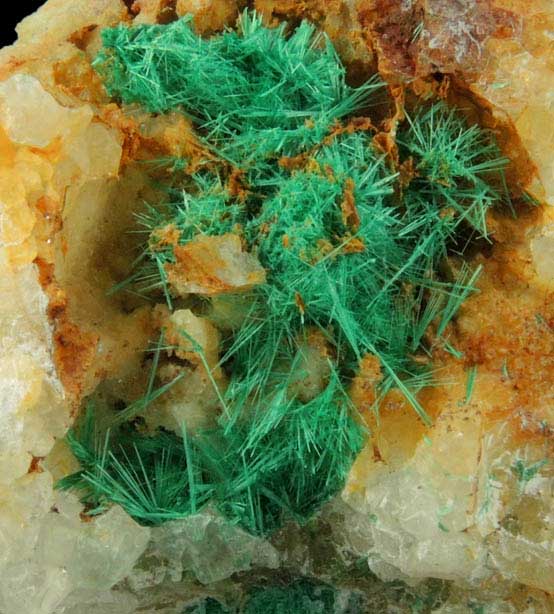 Brochantite on Quartz from Sunshine #3 adit, Blanchard Mine, Hansonburg District, 8.5 km south of Bingham, Socorro County, New Mexico