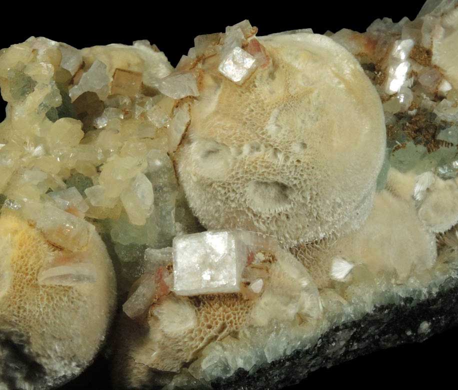 Apophyllite, Pectolite, Heulandite, Prehnite from Prospect Park Quarry, Prospect Park, Passaic County, New Jersey