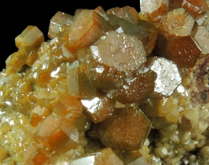 Vanadinite from Ramsey Mine, 22 km ESE of Quartzite, La Paz County, Arizona