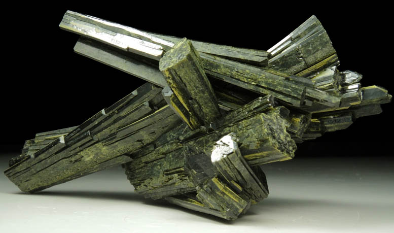 Epidote from Capelinha, 140 km NNW of Governador Valadares, Jequitinhonha Valley, Minas Gerais, Brazil