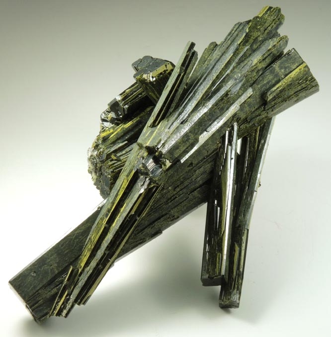 Epidote from Capelinha, 140 km NNW of Governador Valadares, Jequitinhonha Valley, Minas Gerais, Brazil