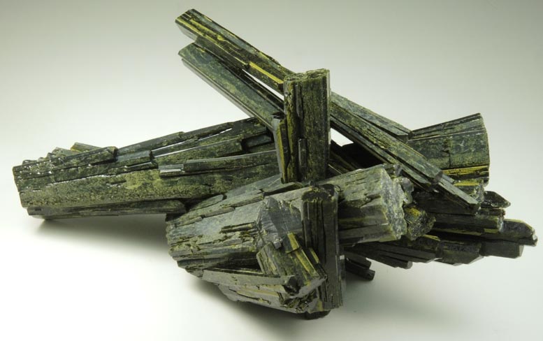 Epidote from Capelinha, 140 km NNW of Governador Valadares, Jequitinhonha Valley, Minas Gerais, Brazil