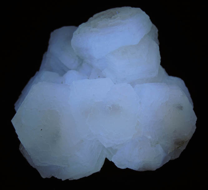 Photo below under longwave ultraviolet illumination of Witherite from Cave-in-Rock District, Hardin County, Illinois Witherite from Cave-in-Rock District, Hardin County, Illinois