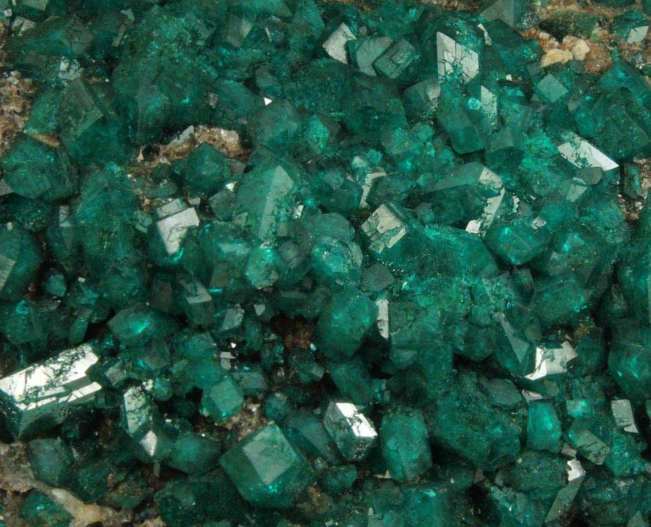 Dioptase on Calcite from Altyn-Tyube, 66 km east of Karagandy, Karaganda Oblast', Kazakhstan (Type Locality for Dioptase)