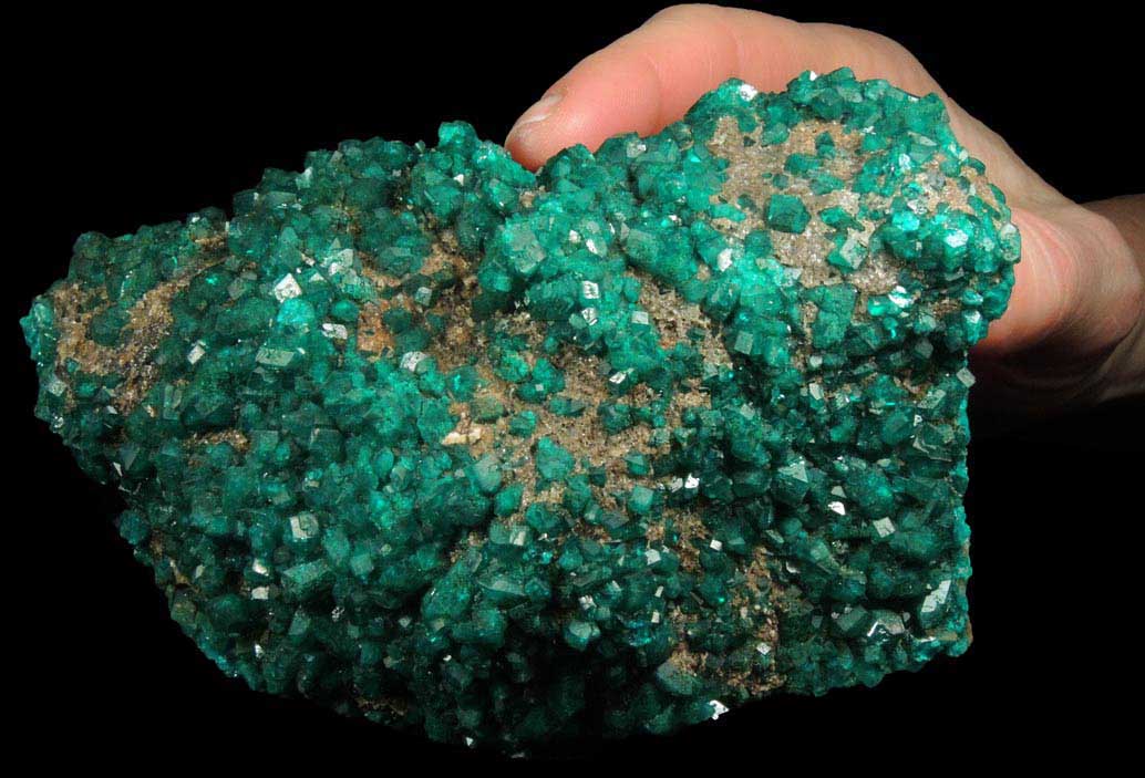 Dioptase on Calcite from Altyn-Tyube, 66 km east of Karagandy, Karaganda Oblast', Kazakhstan (Type Locality for Dioptase)