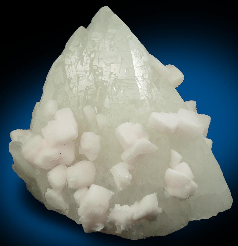 Quartz with Calcite var. Manganocalcite from Pachapaqui District, Bolognesi Province, Ancash Department, Peru